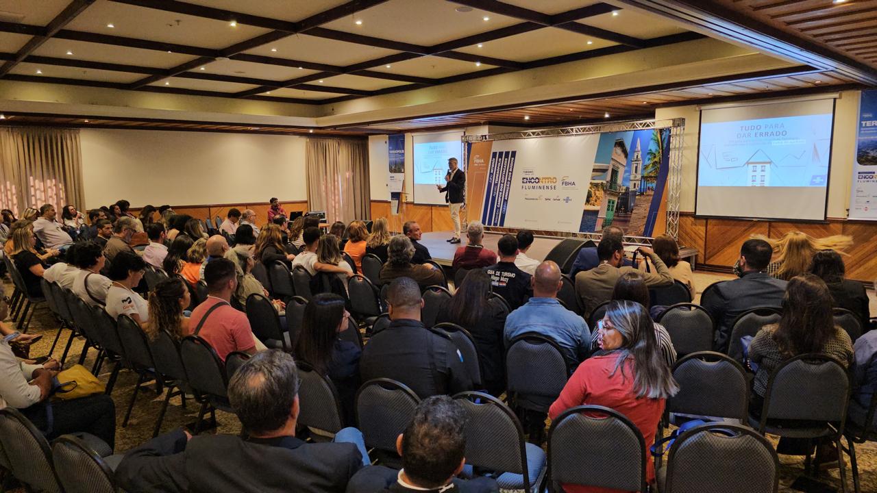 Reforma tributária, inteligência artificial e desenvolvimento do turismo estarão em debate no Encontro Fluminense FBHA - Integração do Turismo Regional, em Teresópolis