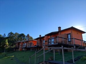 Villa dos Leais destaca baixa temporada em Serra Negra com condições especiais em agosto