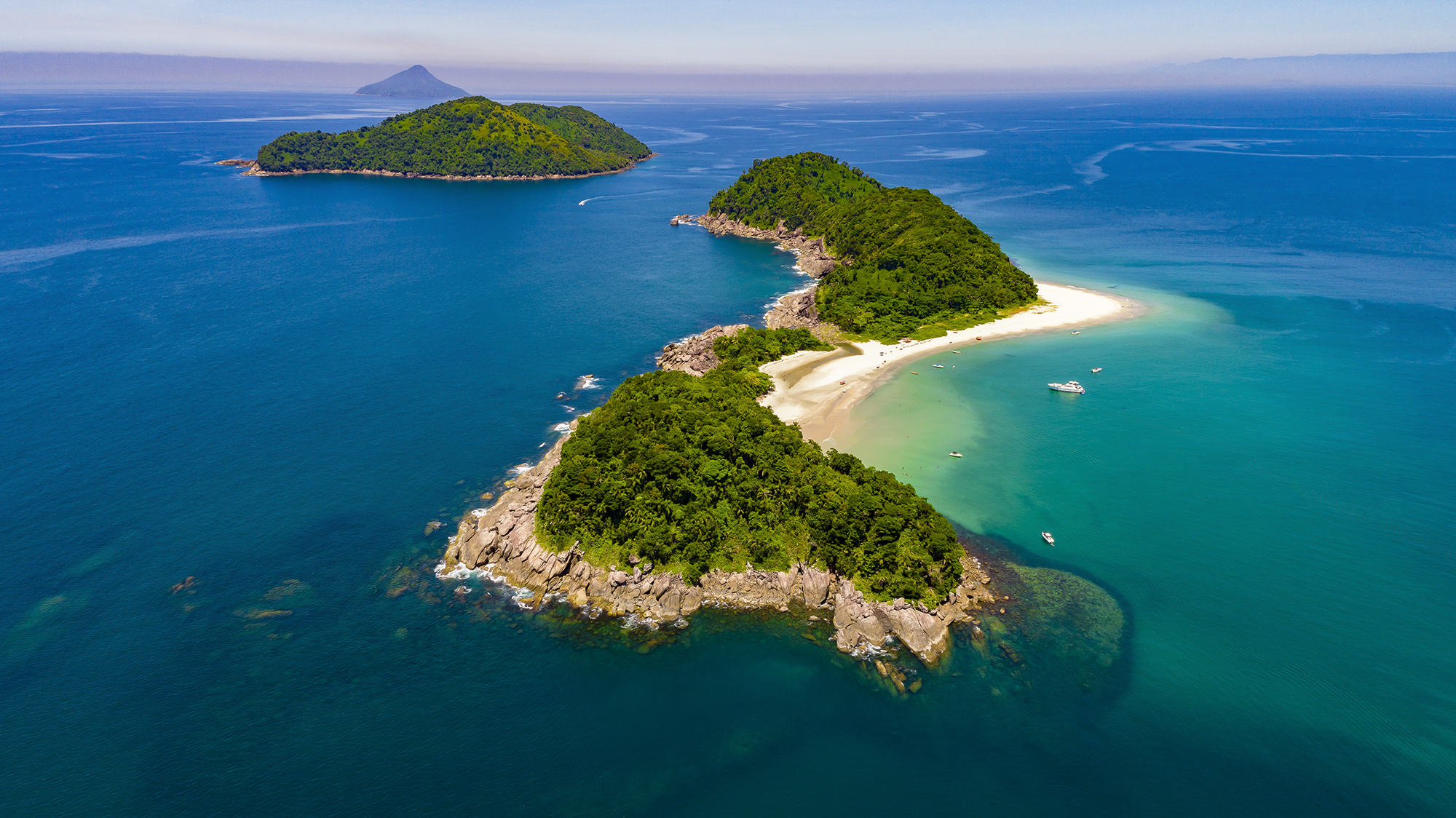 São Sebastião, paraíso no litoral paulista com belas praias, natureza exuberante e experiências inesquecíveis São Sebastião, paraíso no litoral paulista com belas praias, natureza exuberante e experiências inesquecíveis