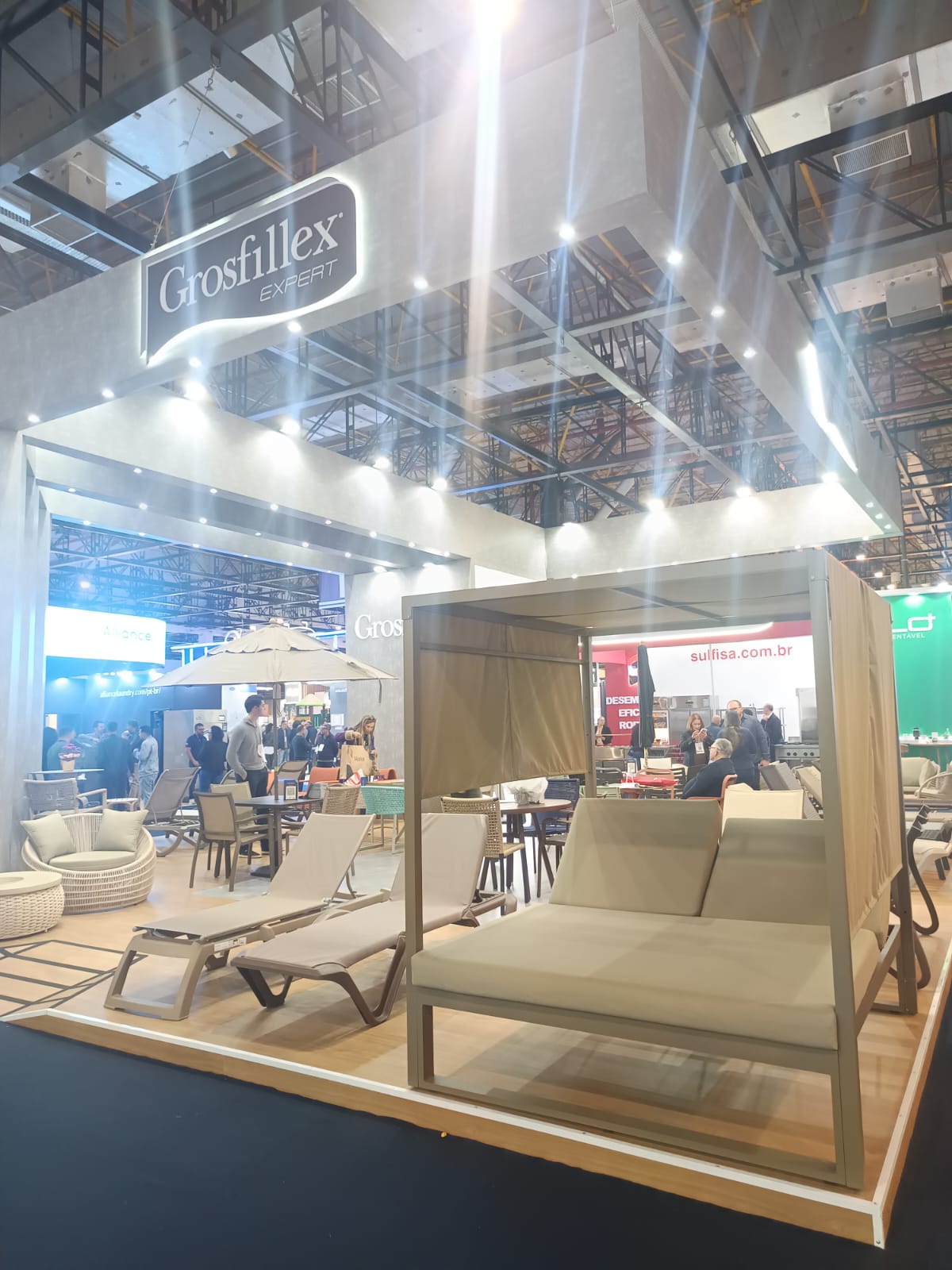 Grosfillex apresenta revestimento de parede para retrofit Grosfillex apresenta revestimento de parede para retrofit