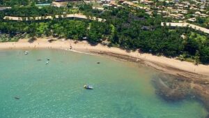 Durante o Carnaval de Salvador, é possível também curtir as belas praias da cidade