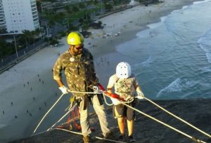 Guarujá aprova regras de segurança para prática turística