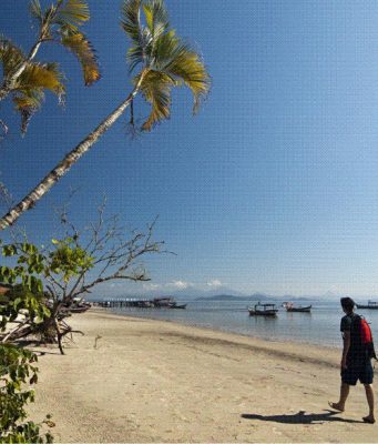 Ilha do Mel vacina 100% da população e recebe turistas