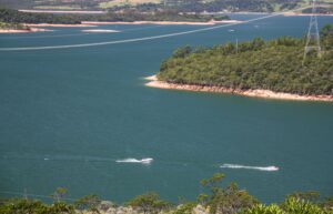 Lagos artificiais modificam a paisagem e atraem turistas