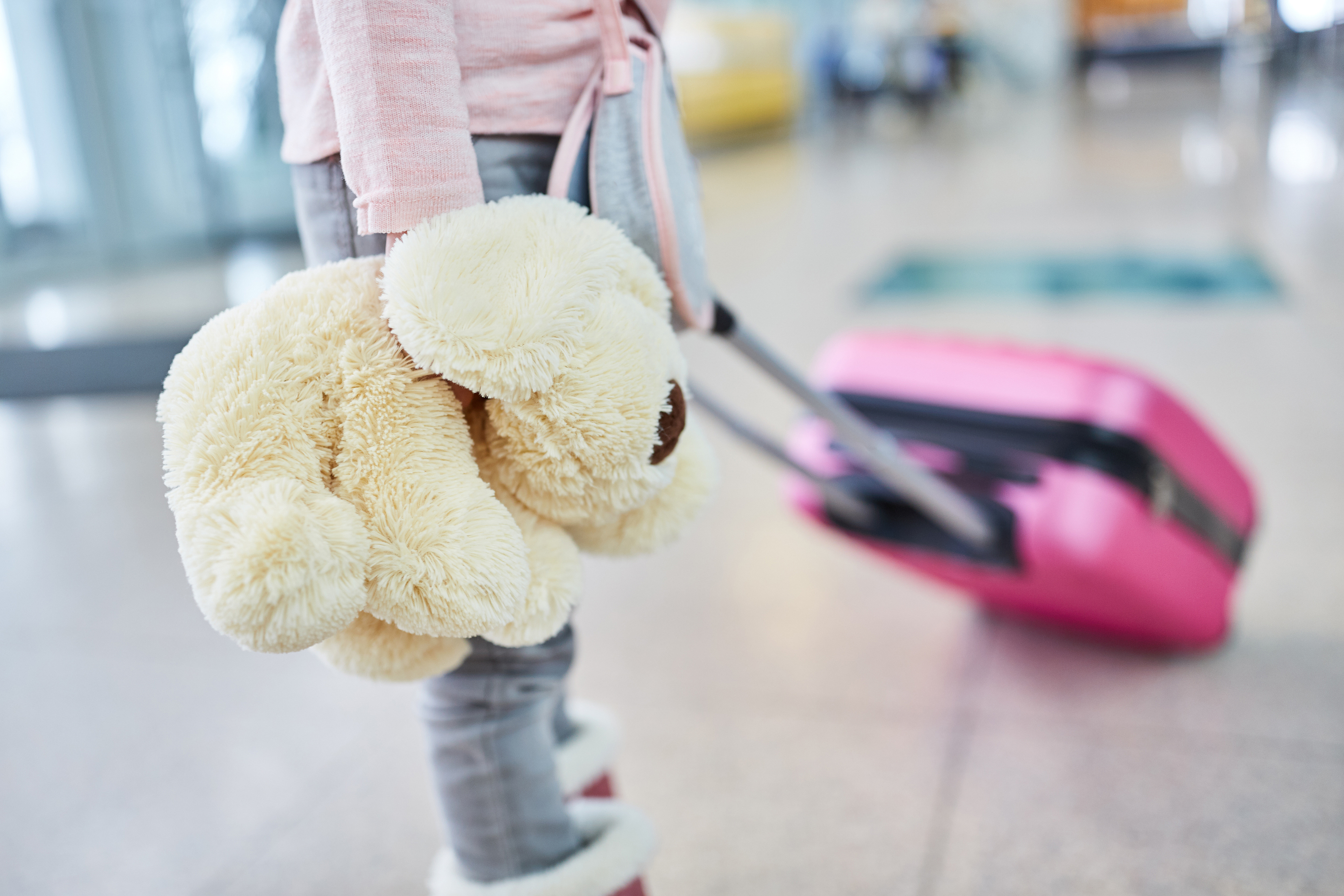 Menor desacompanhado em viagem requer seguro sob medida