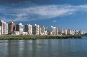 Montevidéu, capital do Uruguai, destino no carnaval?