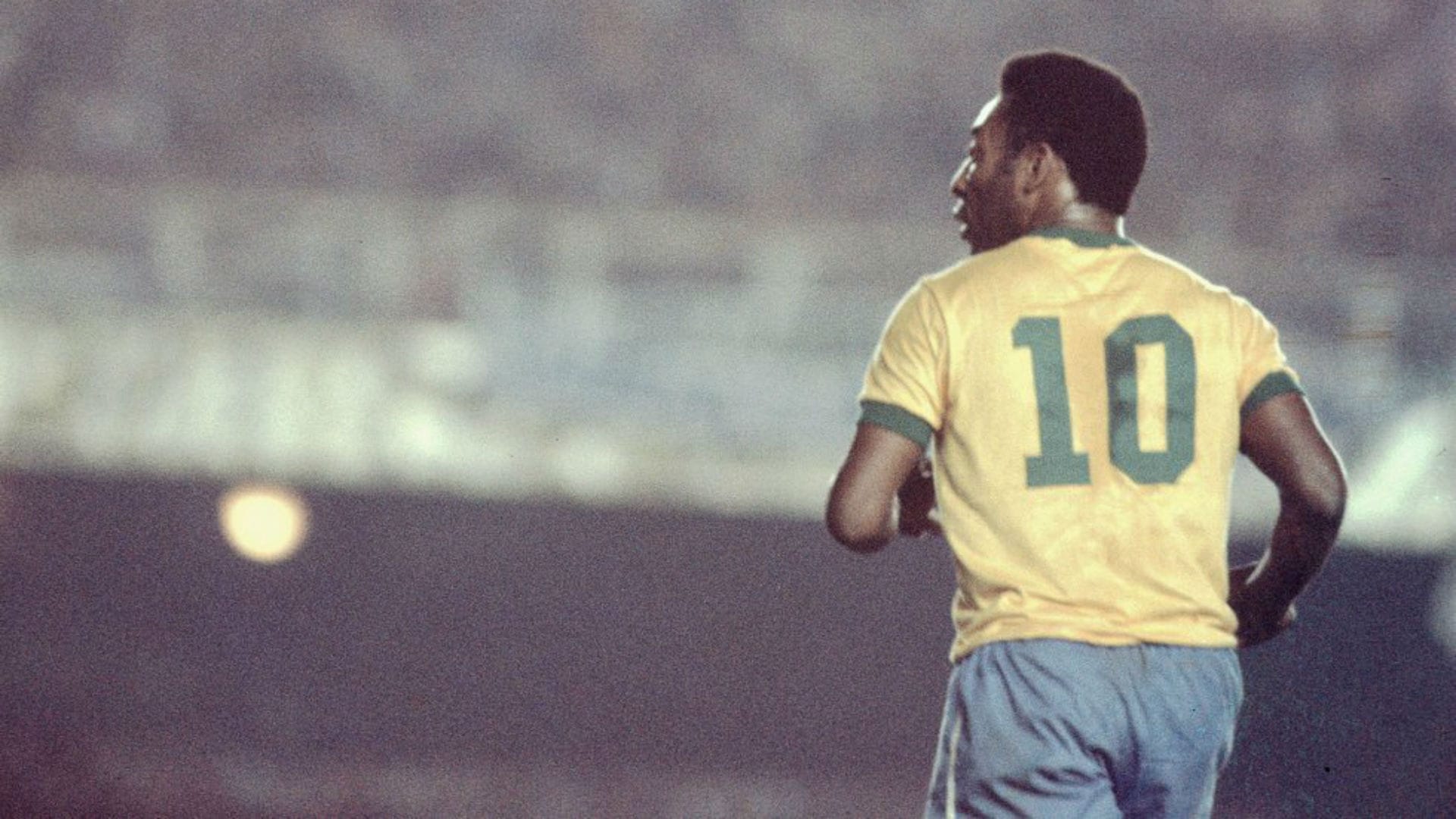 Pelé faz 80 anos e o país agradece seus feitos