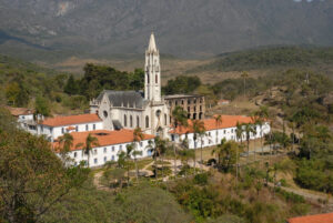 Santuário do Caraça: imersão na história, cultura, natureza e gastronomia